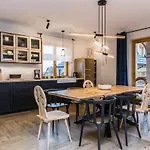 Udanypobyt House Million Dollar View Villa